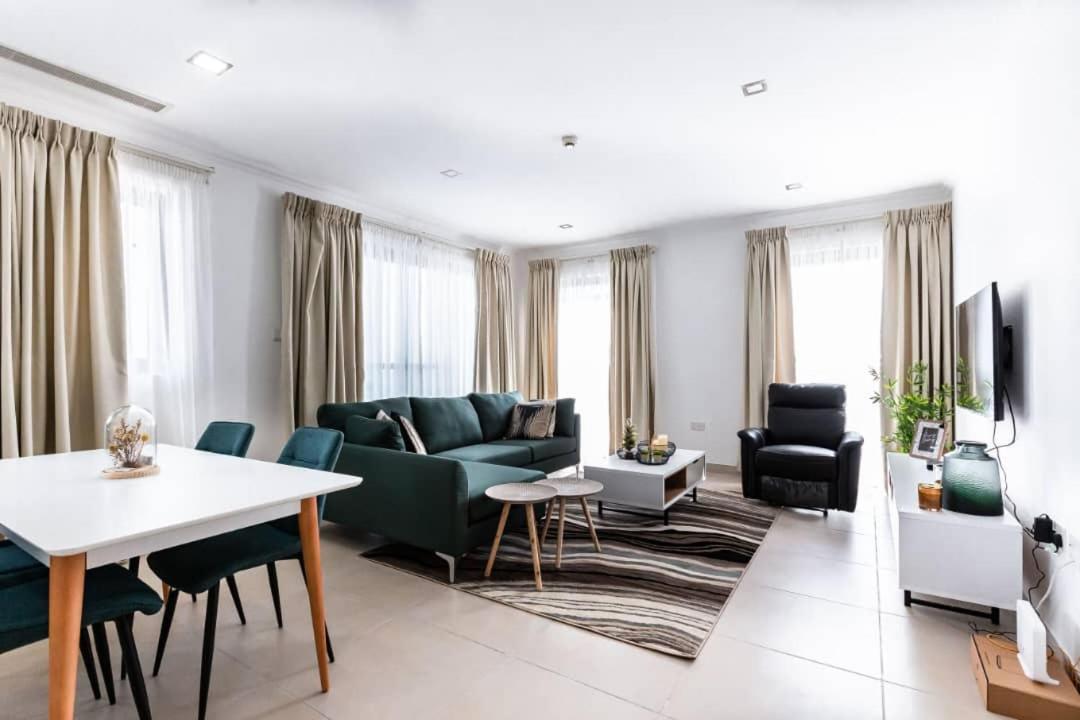 Amazing 2 Bedroom Room Space Available Acra Exterior foto