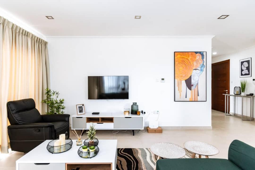 Amazing 2 Bedroom Room Space Available Acra Exterior foto